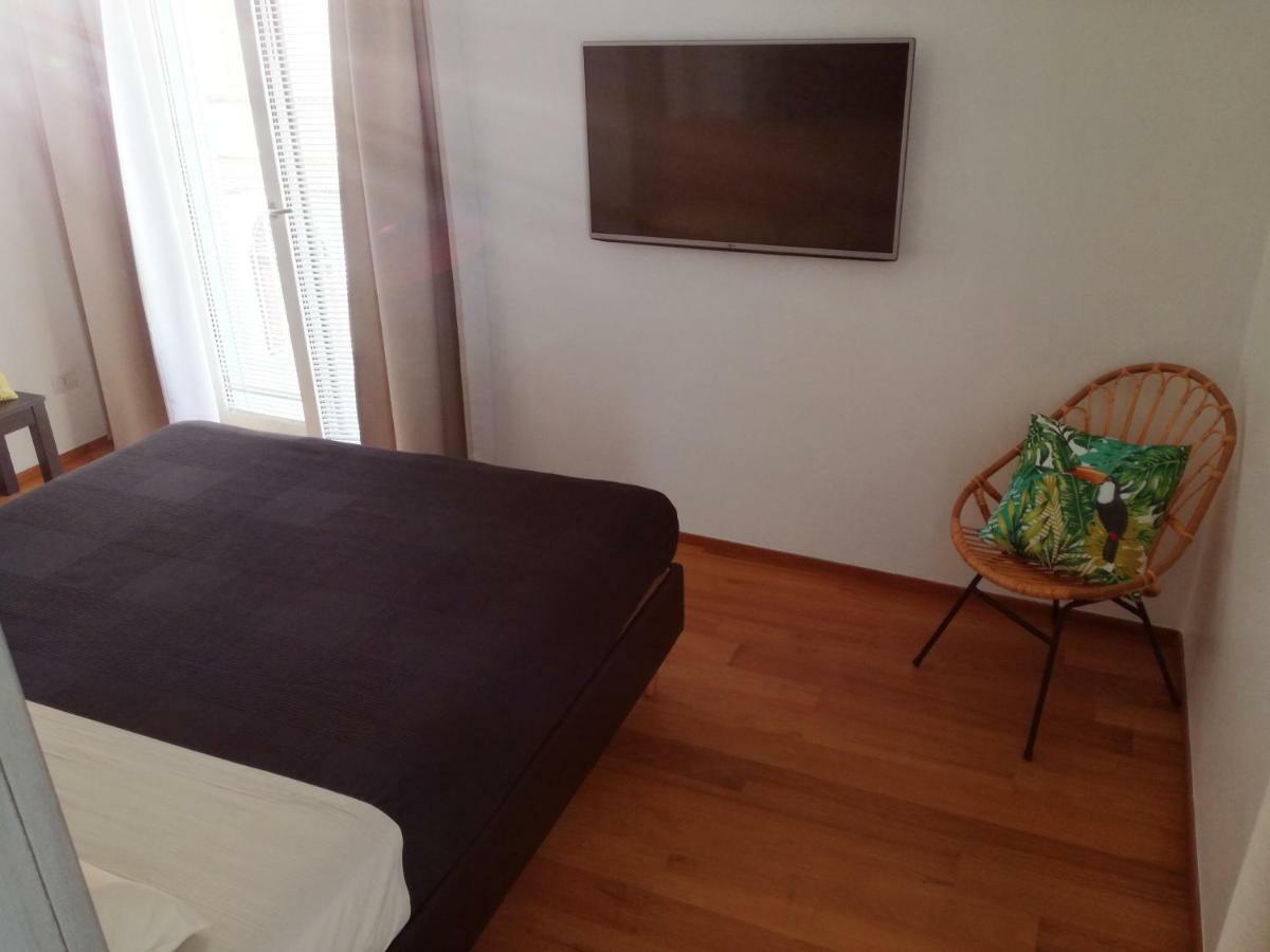 B&B Fabricanovantacinque Trani Bagian luar foto