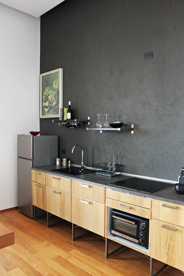 B&B Fabricanovantacinque Trani Bagian luar foto